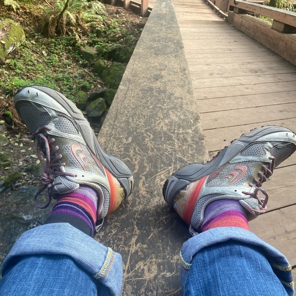 Meet your Posher, Cici - Picture 3 of 4